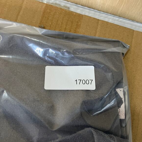 Port & Company T-Shirt Mens Size L Gray Hurley Bar Grill Beer Graphic Crewneck - Picture 8 of 8